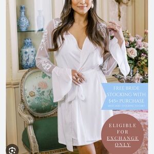 White Bridal Lace-Sleeve Wrap Robe